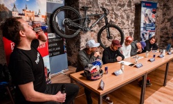 komp_Vlastimil Ševr, Tomáš Slavík, Matěj Pospíchal, Vítězslav Stránský, Marty Brza, Vojtěch Hrach(1).jpg